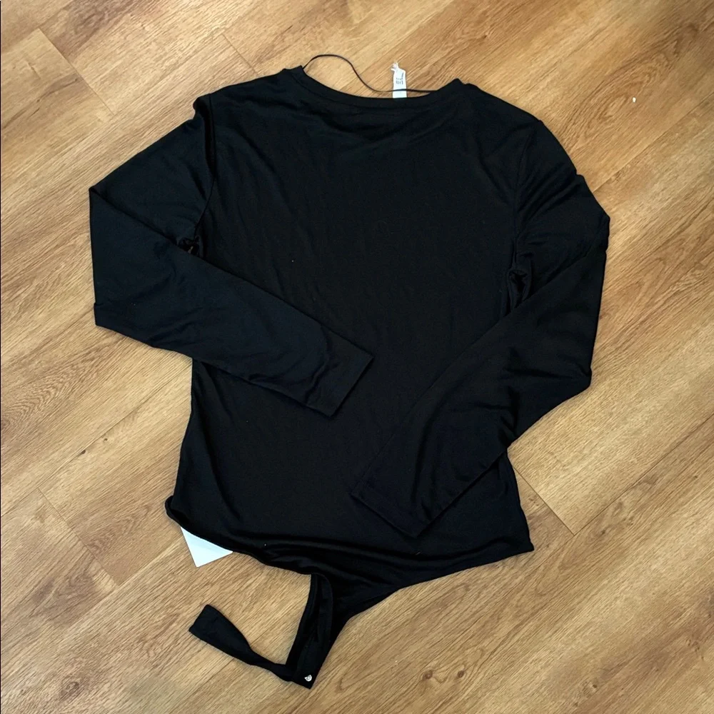Elodie Classic Black Top‎